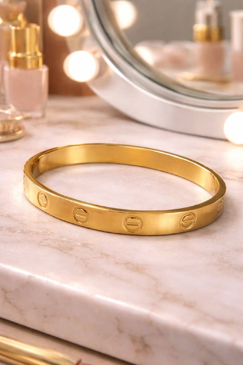 Amour Screw Bangle
