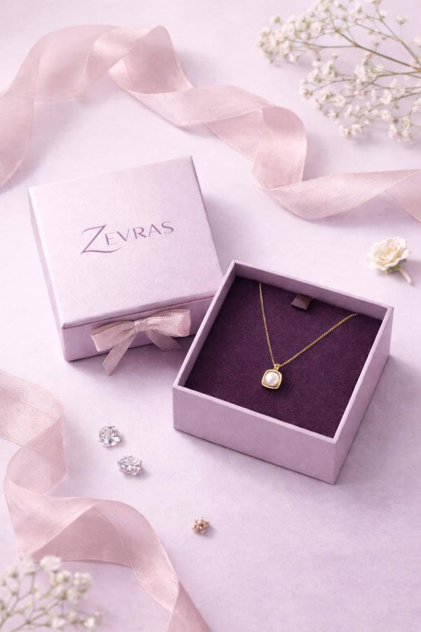 Perle Cushion Pendant